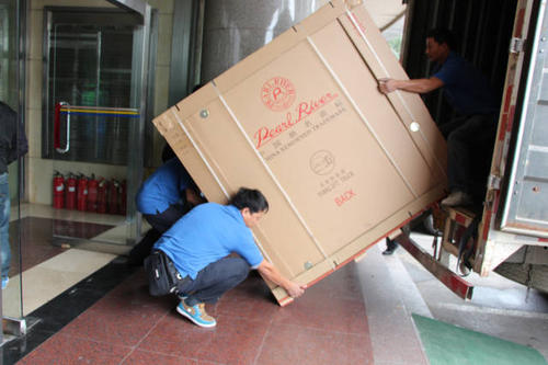 赫章钢琴贵重工艺品无忧运